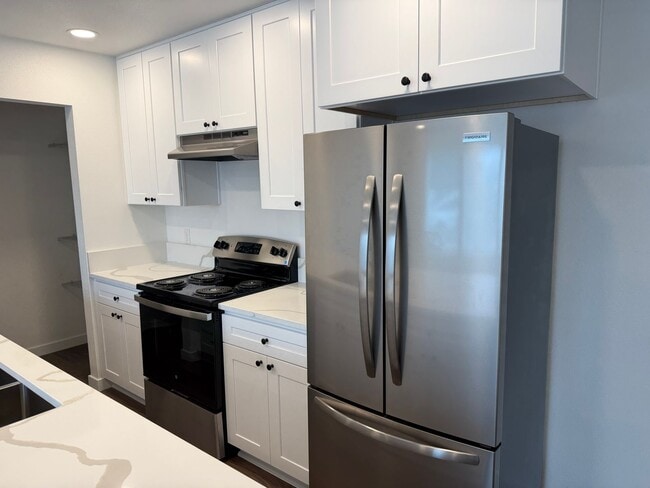 Building Photo - Brand new 3 bedroom 3 full bath townhouse in Thurston!