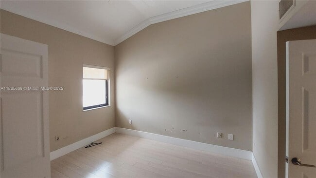 Building Photo - 255 Poinciana Island Dr