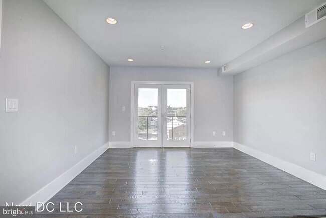 Building Photo - 1827 Benning Rd NE