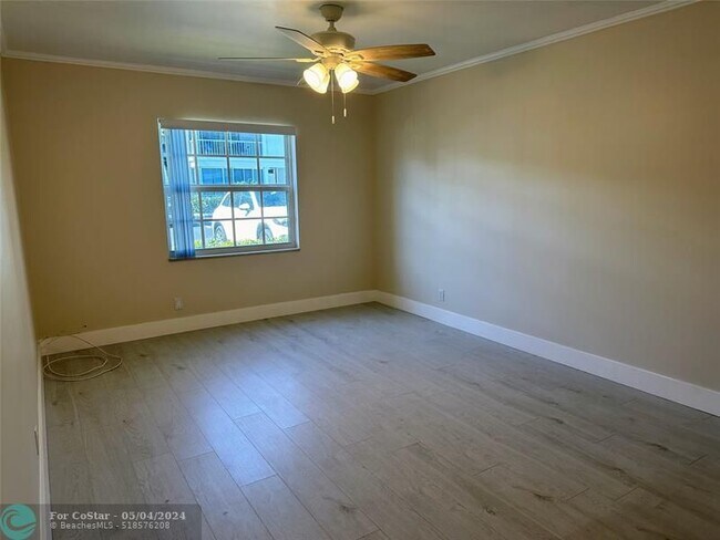 Building Photo - 6319 Bay Club Dr