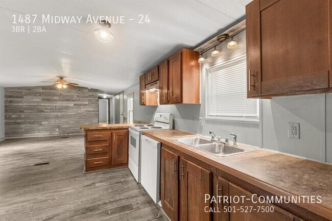 Building Photo - 1487 Midway Ave