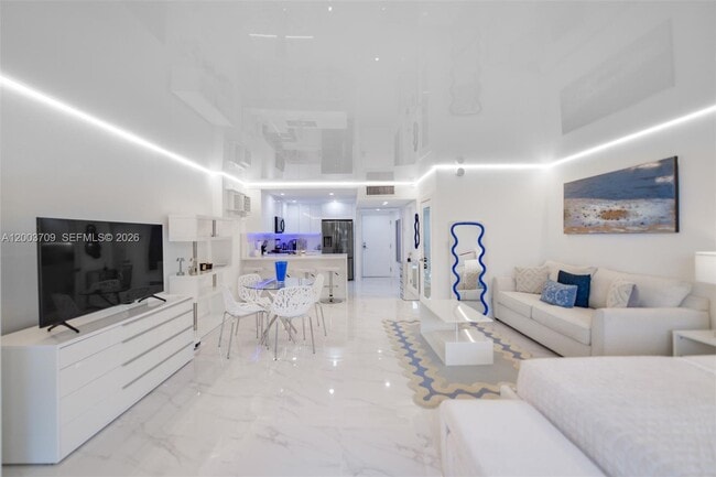 Building Photo - 2301 Collins Ave