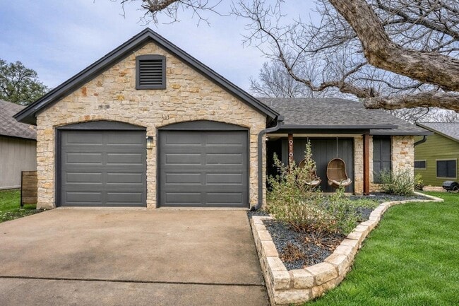 Building Photo - 916 Great Britain Blvd