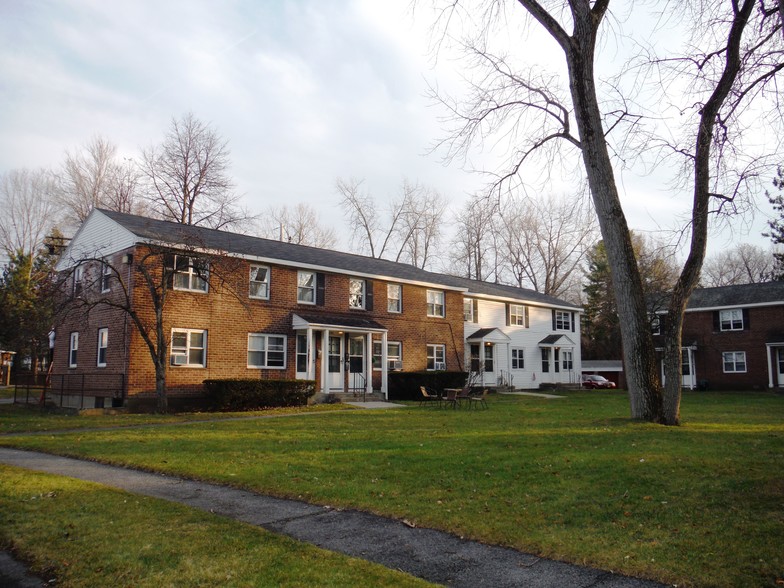 Primary Photo - Van Buren Apartments