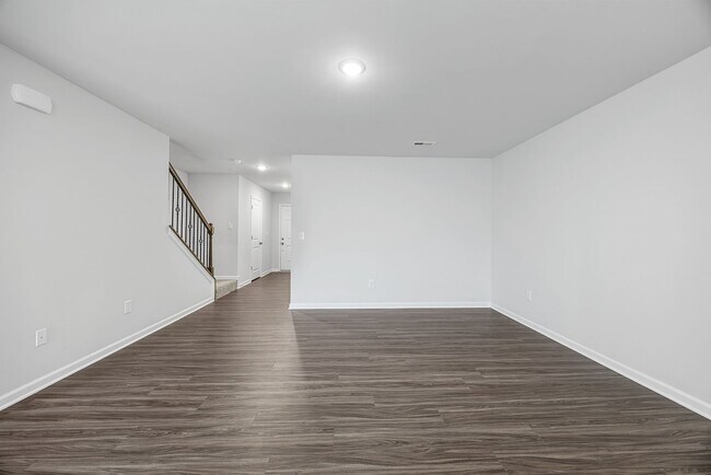 Building Photo - Location Location; 3 BR, 2.5 BA home