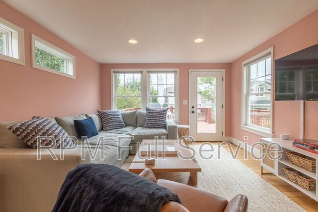 Building Photo - 2602 Acklen Ave