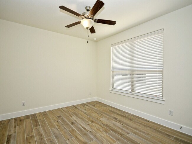 Building Photo - "Charming 3-Bed Condo Retreat with 2 Full Baths – 1475 Sq Ft of Comfort in Georgetown, TX!"