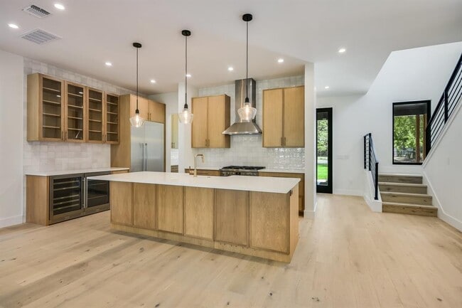 Building Photo - 4515 Jinx Ave
