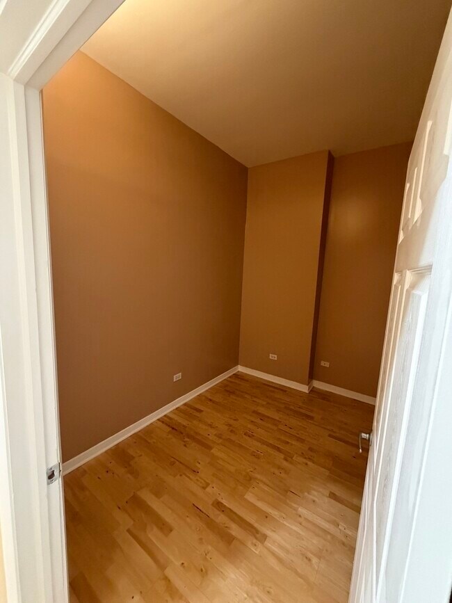 Building Photo - 1600 S Indiana Ave