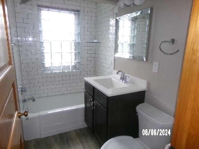 Building Photo - 830 Sherwood Dr NE