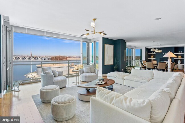 Building Photo - 147 Waterfront St