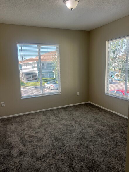 Building Photo - 2035 Fluorshire Dr