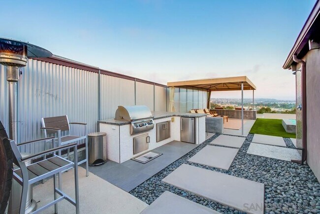 Building Photo - 4957 Pacifica Dr