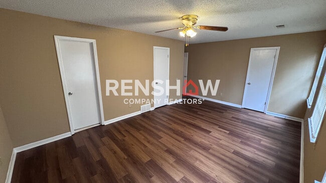 Building Photo - 3363 Coachouse Cove