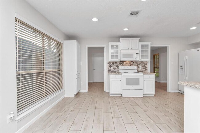 Building Photo - 1102 Comstock Springs Dr