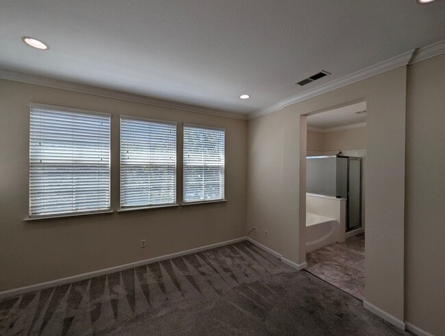 Building Photo - Well-Appointed Fairfield 3/2.5 Home with E...