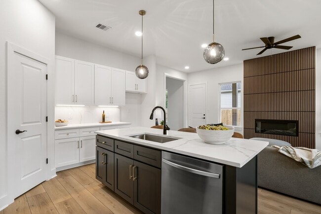 Building Photo - 22806 August Leaf Dr