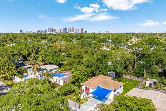 Building Photo - 1526 SW 20th Ave