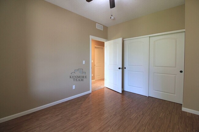 Building Photo - 3 Bed/2 Bath West Kennewick Home