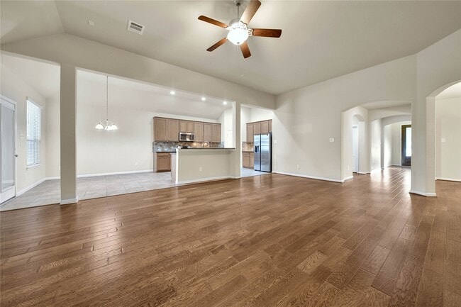 Building Photo - 25208 Forest Ledge Dr