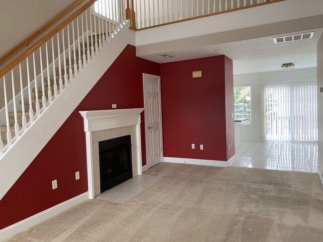 Building Photo - * RE-RENTAL AVAILABLE ON 8/17/26 * 3 Bedroom 2.5 Bath End Unit Townhouse