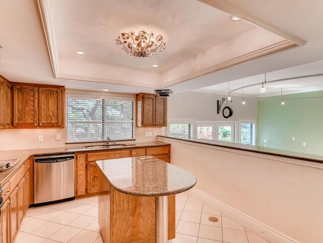 Building Photo - 1713 Bay Hill Dr