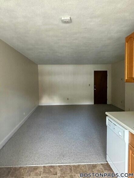 Building Photo - 4 Brattle Dr