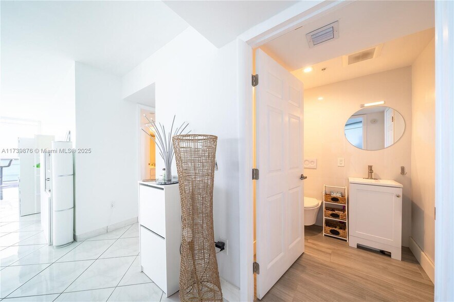 Building Photo - 6301 Collins Ave