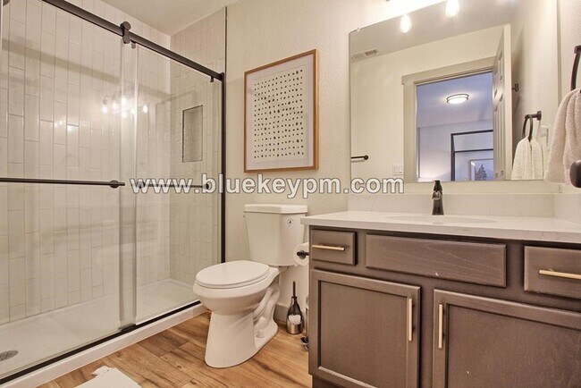Building Photo - 3 Bed, 2.5 Bath Home Located Near Legacy S...