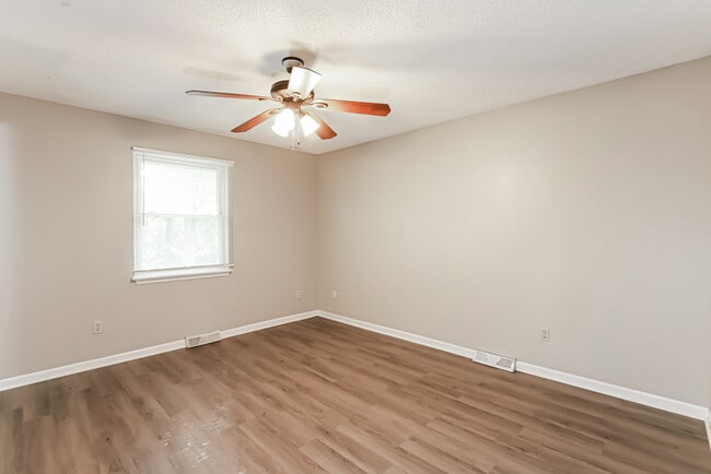 Building Photo - 8311 N Everton Ave