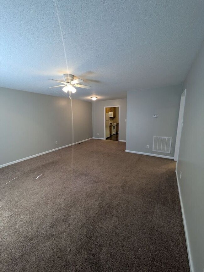 Building Photo - 3BD/2BA Unit in Hickory