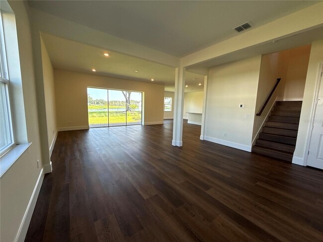Building Photo - 16645 Lone Oak Cir