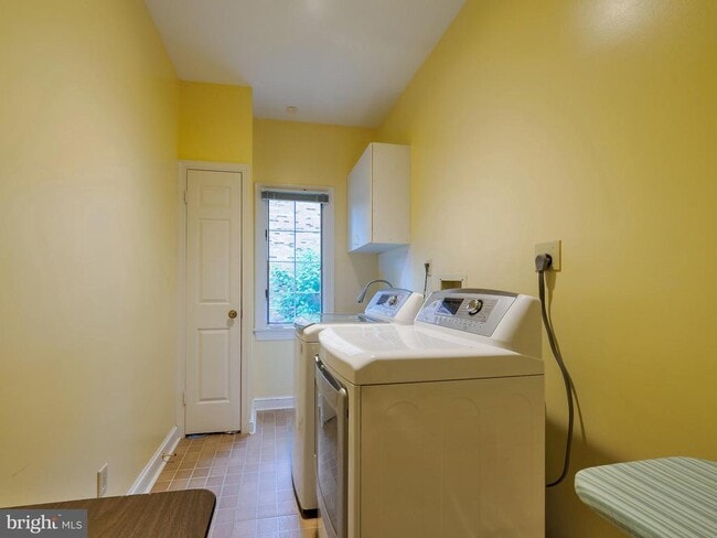 Building Photo - 6513 Kenhill Rd