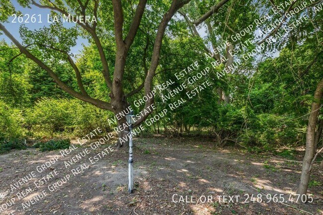 Building Photo - 26261 La Muera St