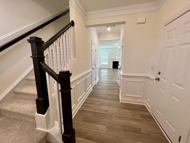 Building Photo - 324 Highview Dr