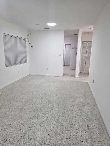 Living / Dining Area - 2930 NW 32nd St