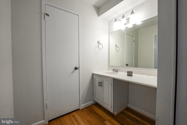 Building Photo - 4908 Sauquoit Ln