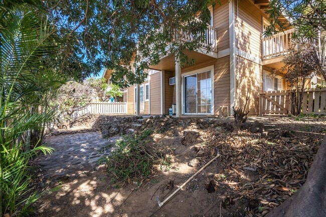 Building Photo - Remodeled 2 Bed / 1.5 Bath at Kihei Villag...