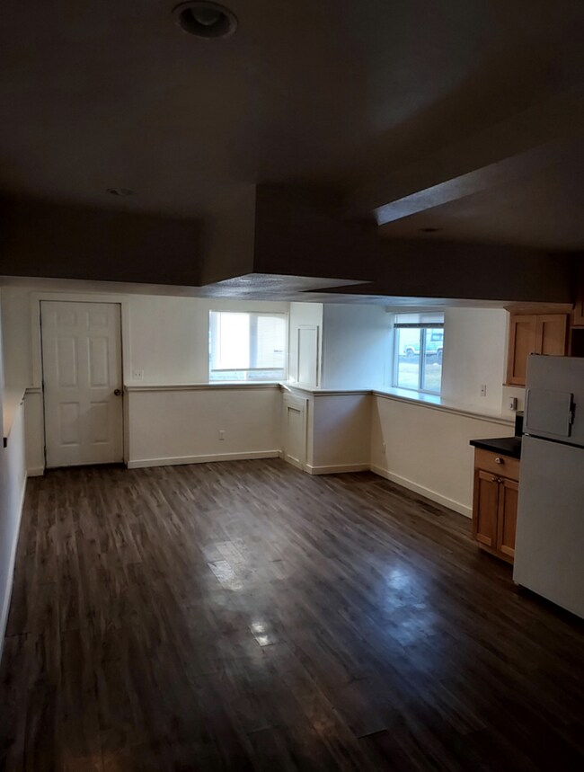 Building Photo - 325 N Jefferson St