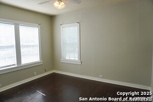 Building Photo - 419 W Lullwood Ave