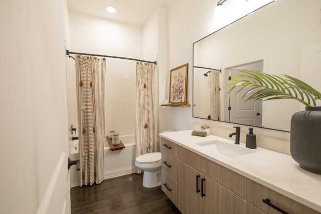 Building Photo - La Union