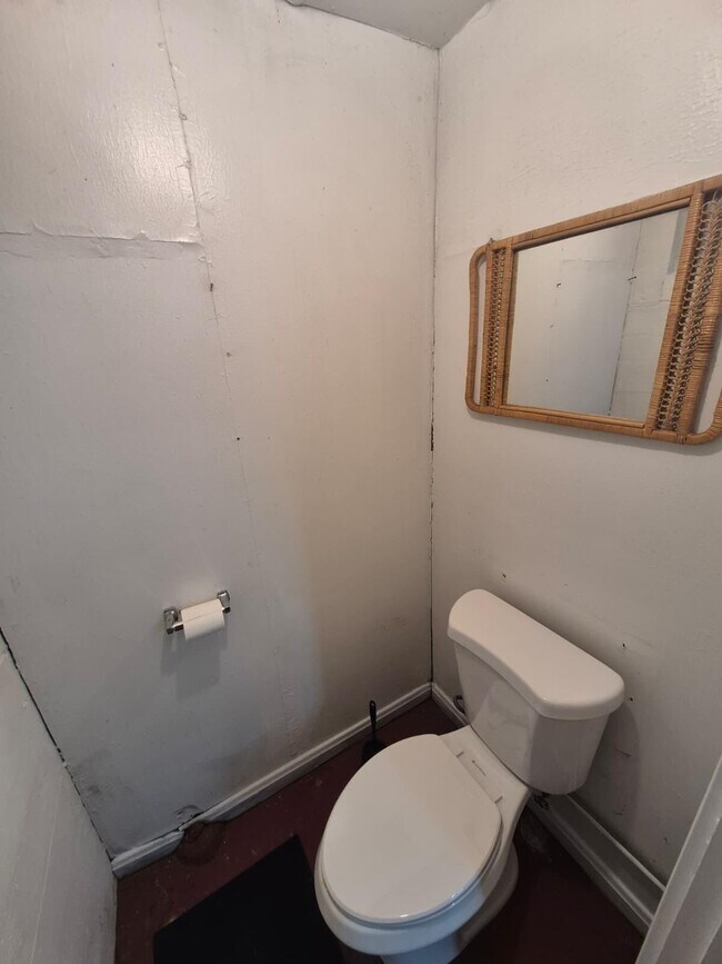 Building Photo - 2843 Ashland Ave