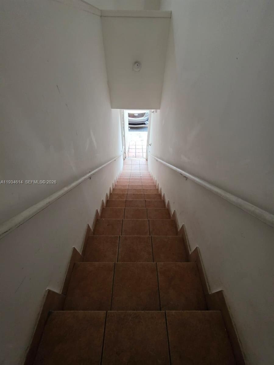 Building Photo - 7520 W 20th Ave