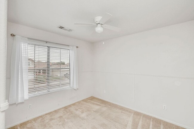 Building Photo - Perfect Gilbert Location