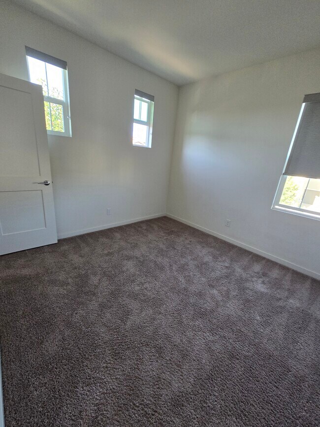 Building Photo - 3956 Aristotle Cir