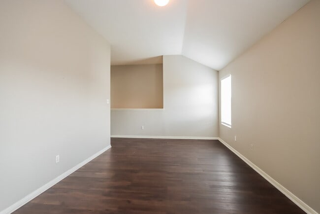 Building Photo - 12151 Landsdown Ridge Way