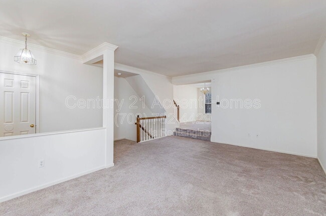 Building Photo - 6143 Summer Park Ln