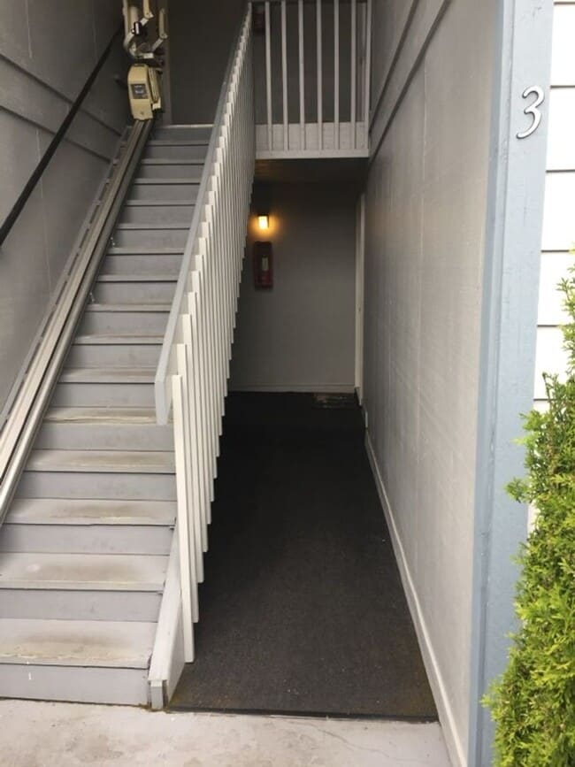 Building Photo - Steilacoom 1 bedroom with a view of  the