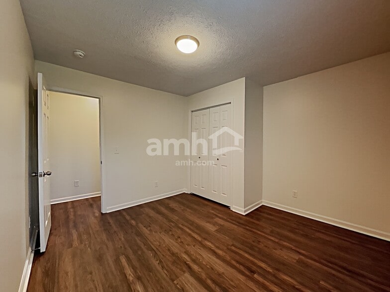 Building Photo - 1957 Portway Rd