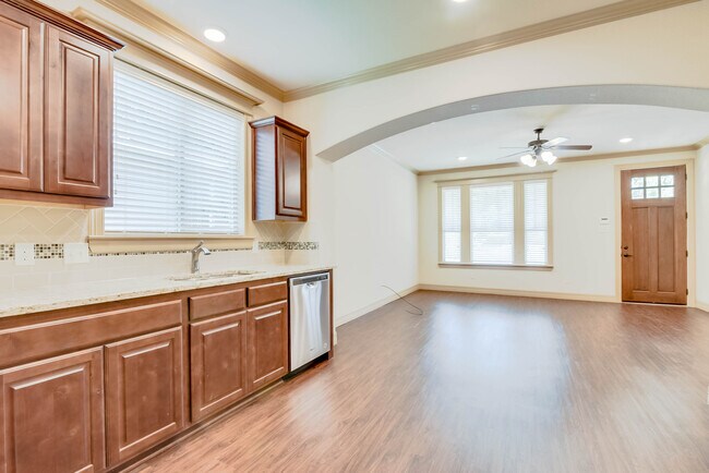 Building Photo - 2724 Forest Park Blvd